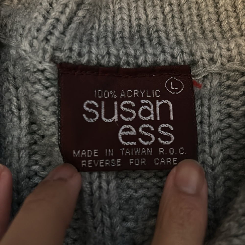 Susan Ess Grey Cable-Knit Cardigan Sweater size L - Picture 7 of 7